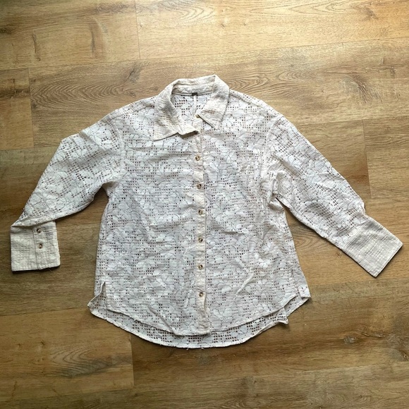 Free People White Eyelet Lace Button Down Top XS Long Sleeve Romantic Blouse - Picture 1 of 6